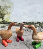 SITTING DUCKS WITH PAINTED SHOES 15 CM (MOQ. = 10 PCS) | SUP-204