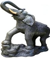 ELEPHANT ON STONE 240 CM | ELPXXS